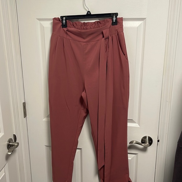 2XL Rose Tie Pants with Removable Belt - Picture 1 of 5